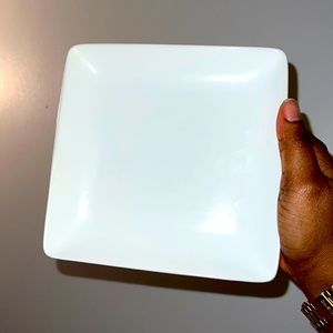 DINNERWARE